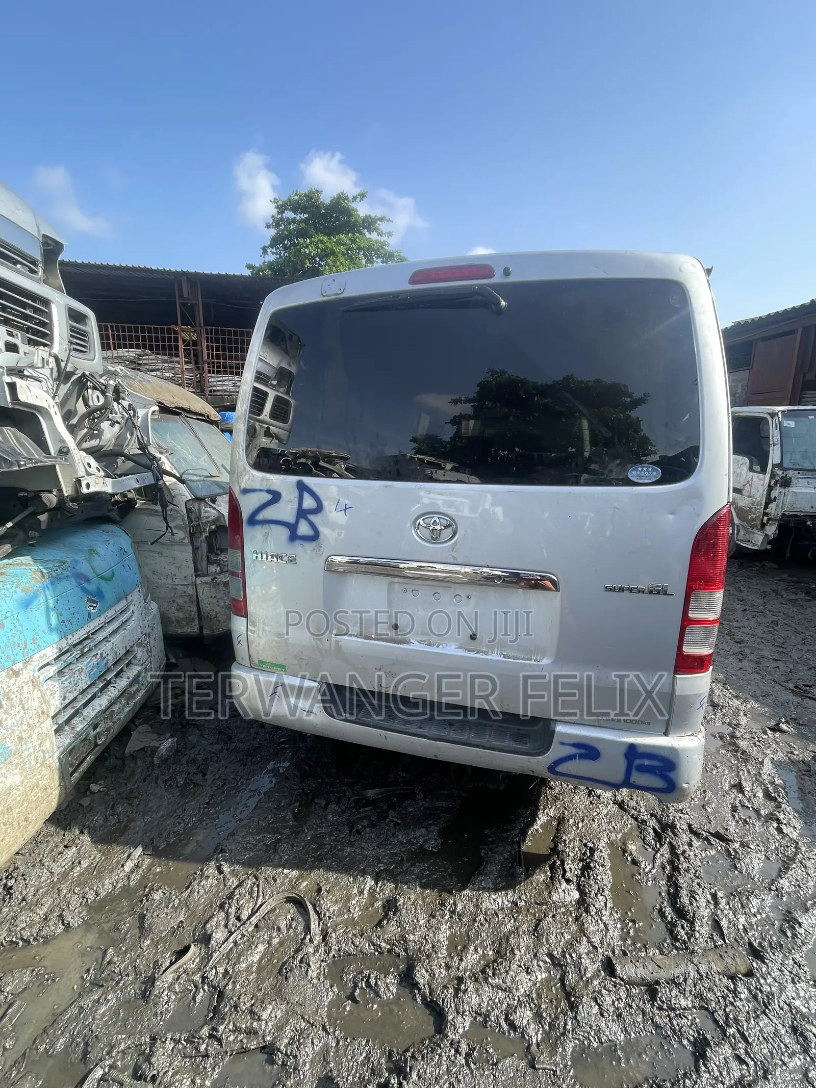 Toyota HiAce 2012 Silver