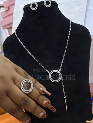 Round Stoned Set