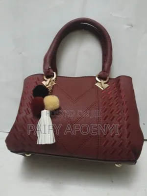 Pebbled Hand Bag