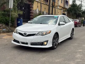 Toyota Camry SE 4dr Sedan (3.5L 6cyl 6A) 2014 White