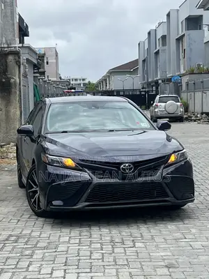 Toyota Camry SE 2022 Blue
