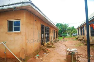 10bdrm Apartment in Benin City for sale