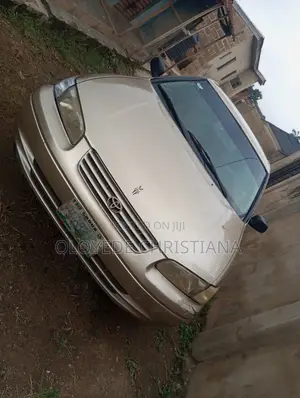 Toyota Camry LE 4dr Sedan (2.2L 4cyl 4A) 2000 Gold
