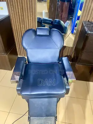 Premium Hydraulic Barber Chair – Black Leather