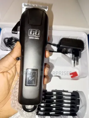 Rechargeable Clipper With Digital Display