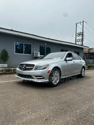 Mercedes-Benz C300 Luxury Sedan AWD (3.0L 6cyl 7A) 2009