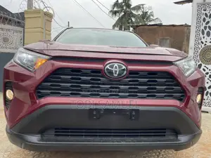 Toyota RAV4 XLE AWD 2023 Burgundy
