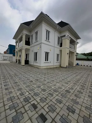6bdrm Duplex in Wuse Zone District for rent