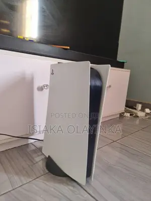 Ps5 Console With Pad and 9 Games