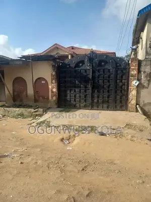 3bdrm Block of Flats in Sasha, Shasha for sale