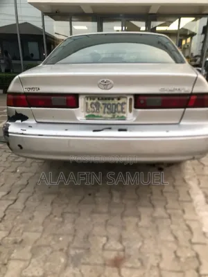 Toyota Camry Automatic 1999 Silver