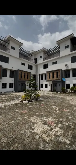 3bdrm Apartment in Jabi District Abuja for sale
