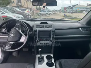Toyota Camry SE 4dr Sedan (2.5L 4cyl 6A) 2014 Silver