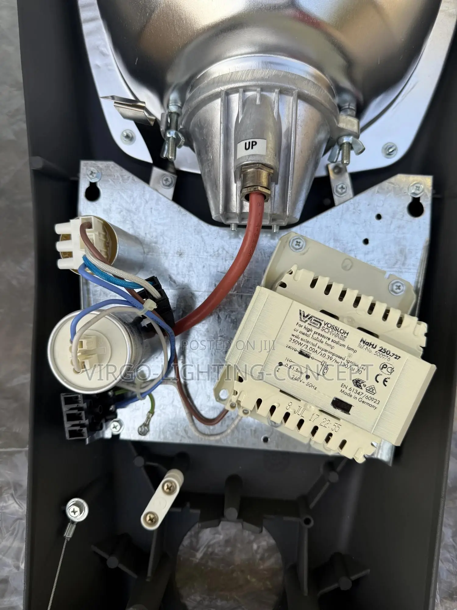 250w Street Light - Sodium/ Metal Halide Lamp