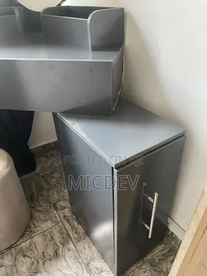 Mirror Dresser