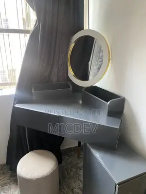 Mirror Dresser