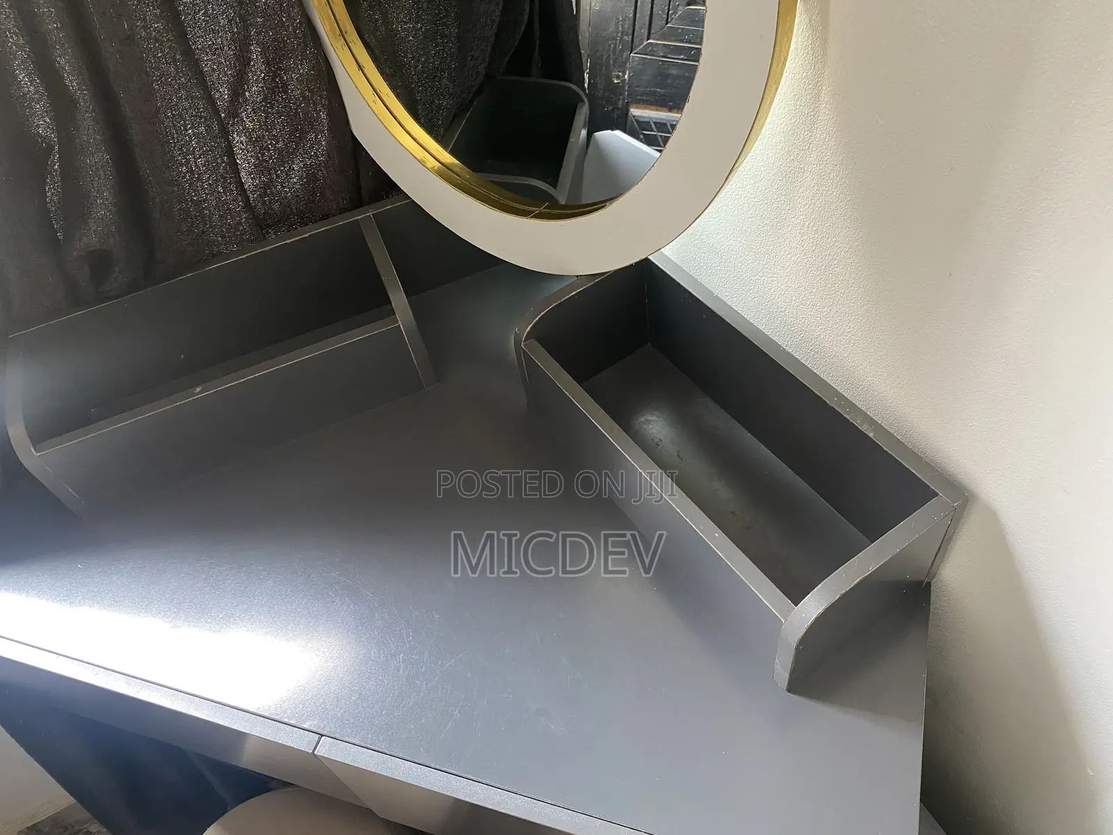 Mirror Dresser