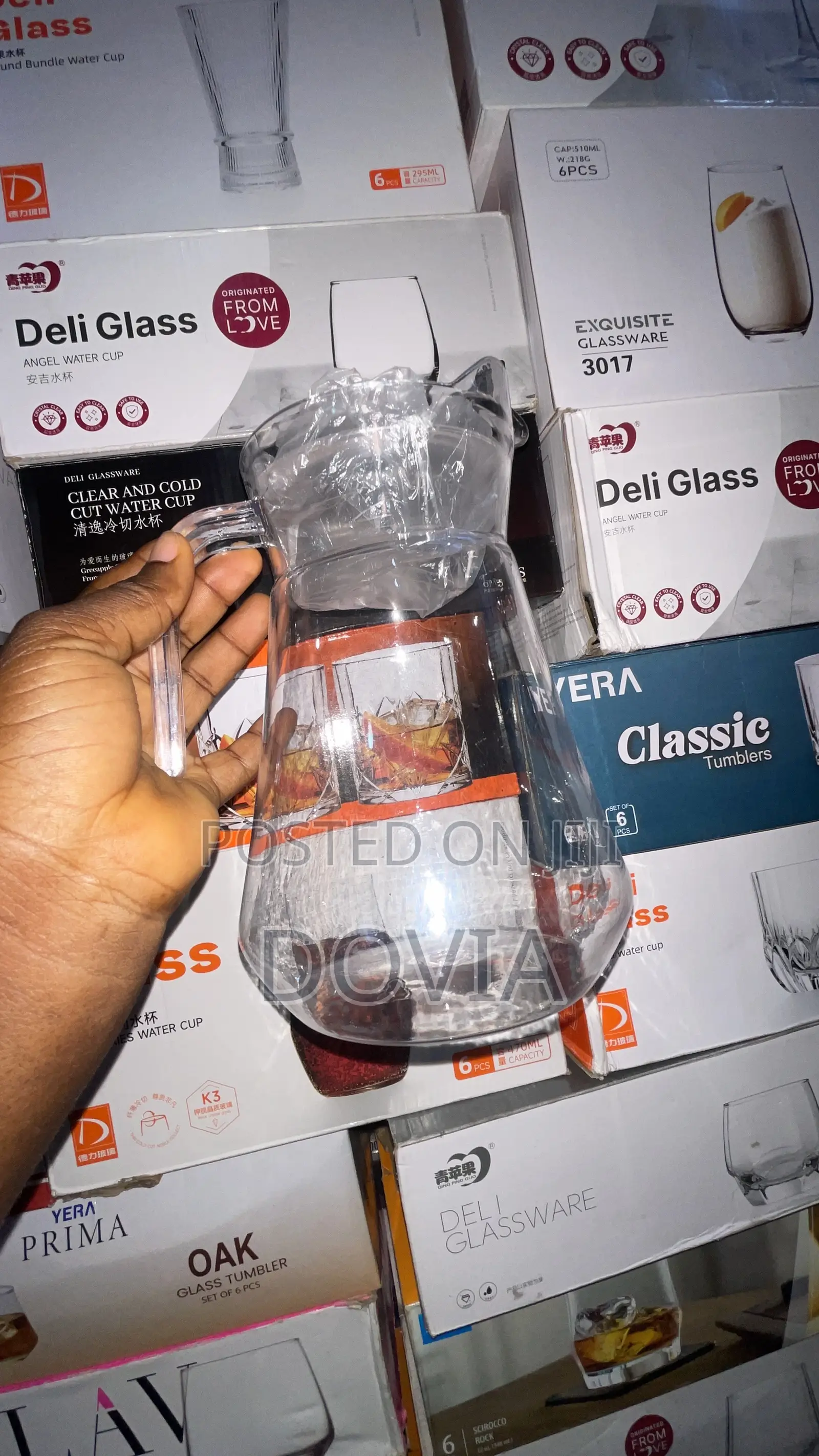 Juice Pitcher With Lid, Handle