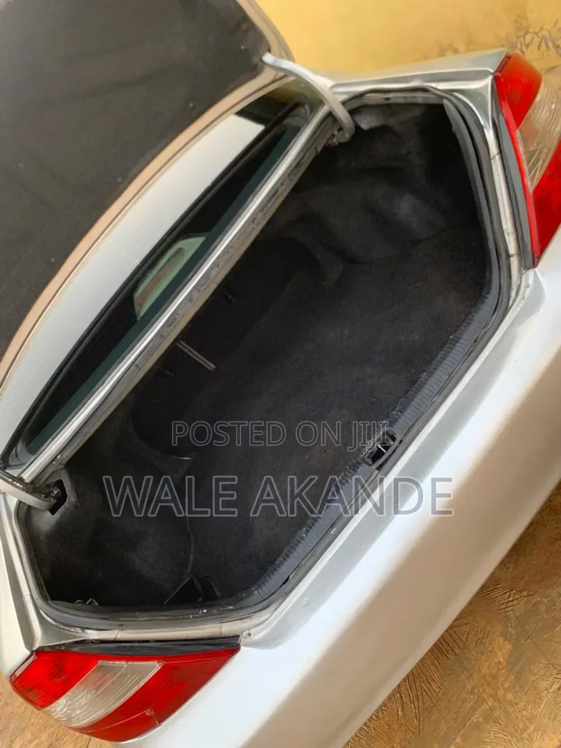 Toyota Camry 2004 Silver