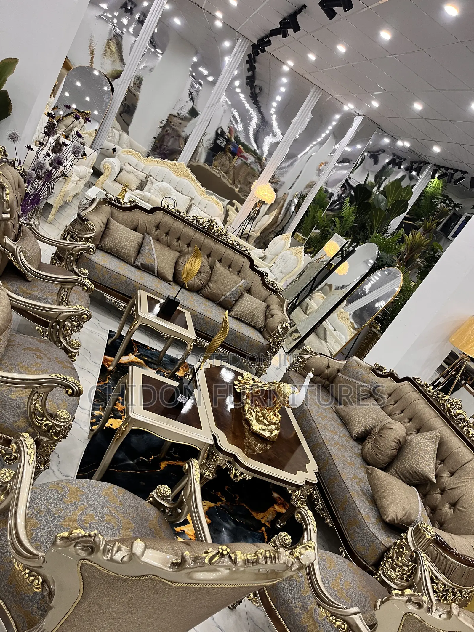 Royal Couch