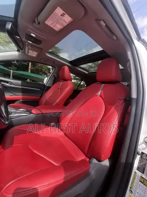 Toyota Camry 2019 White