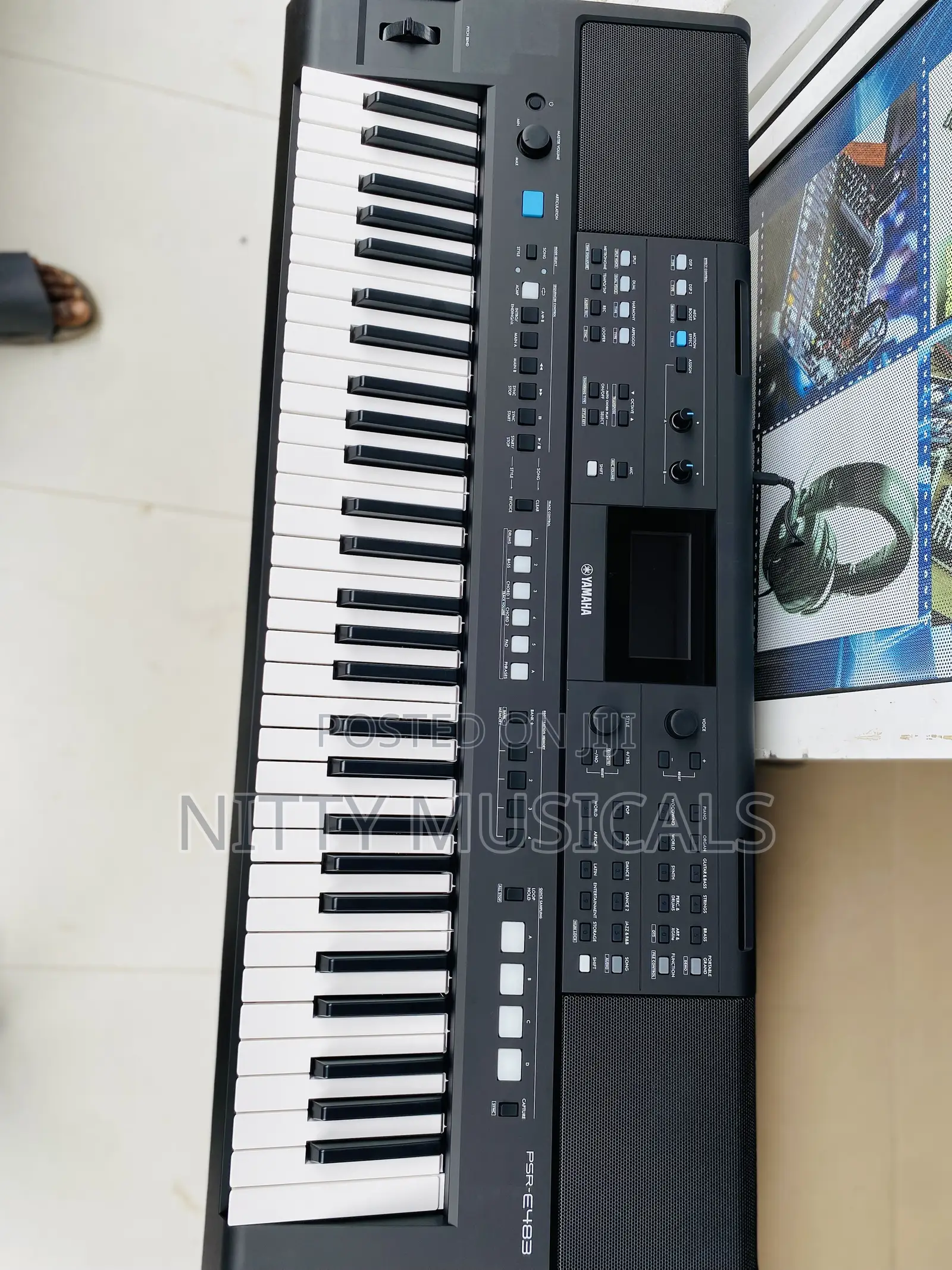 Yamaha PSR-E483 Arranger 61-Key Portable Touch Sensitive Keyboard