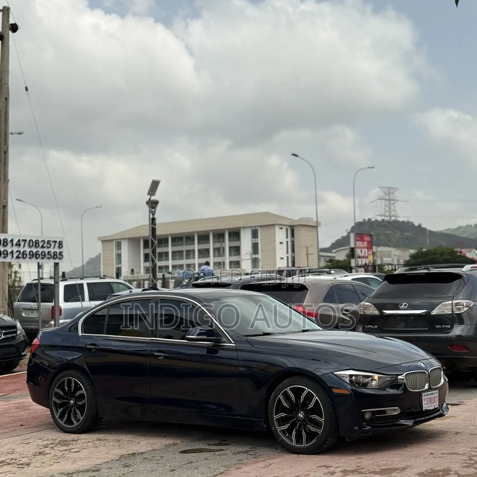 BMW 320i 2014 Blue