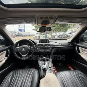 BMW 320i 2014 Blue