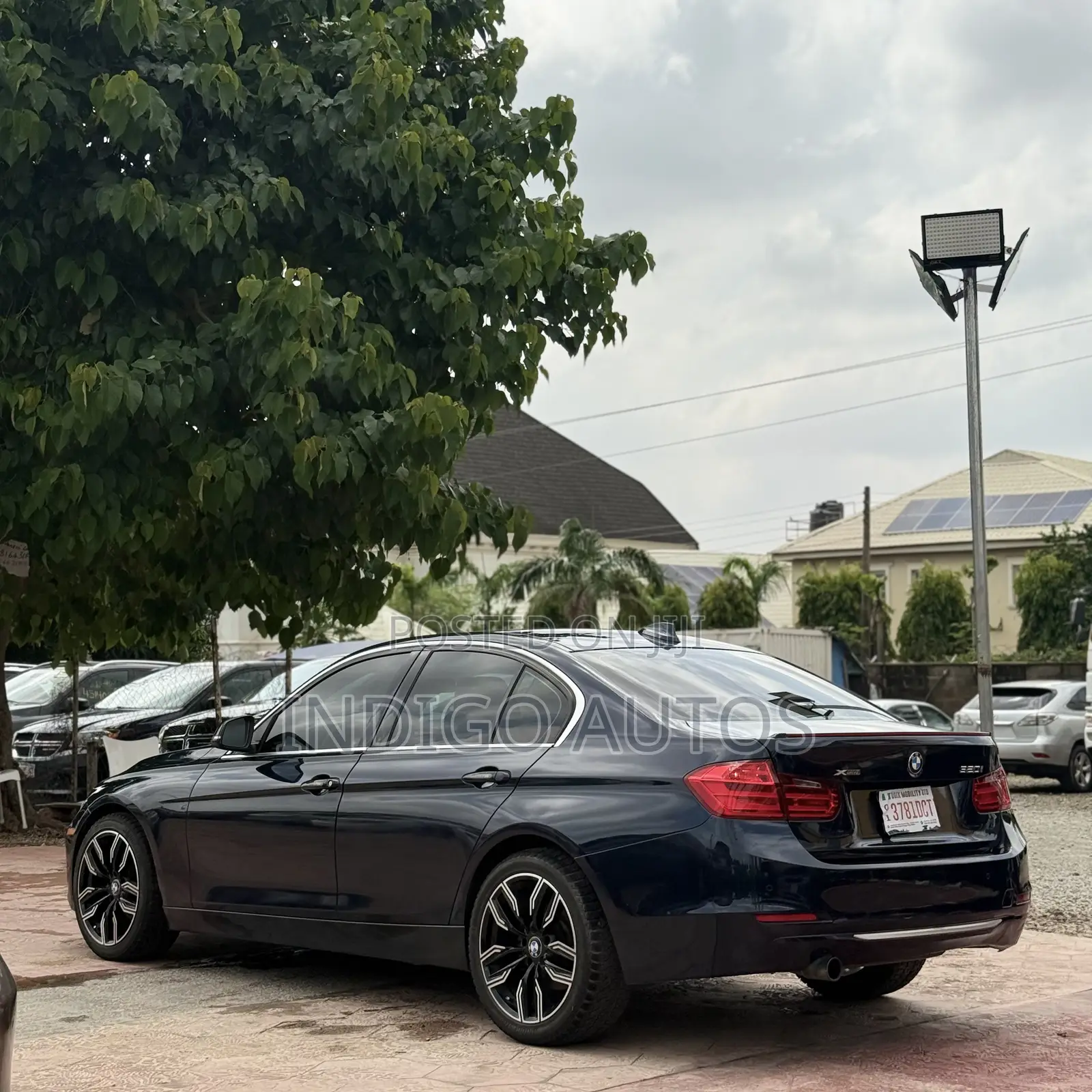 BMW 320i 2014 Blue