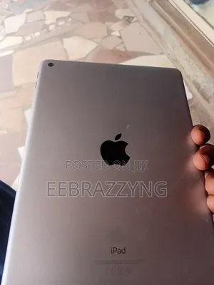 Apple iPad 9.7 32 GB Silver