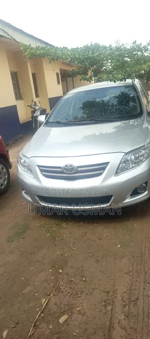 Toyota Corolla 2010 Silver