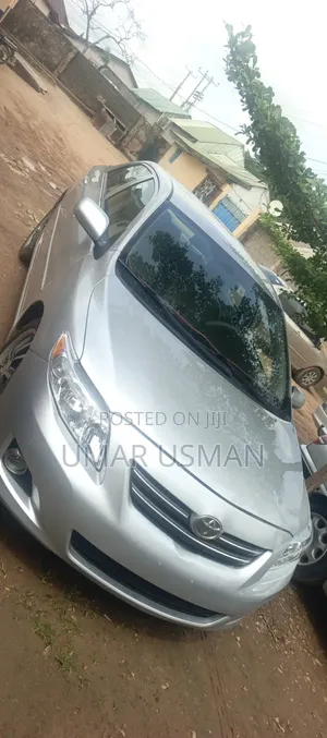 Toyota Corolla 2010 Silver
