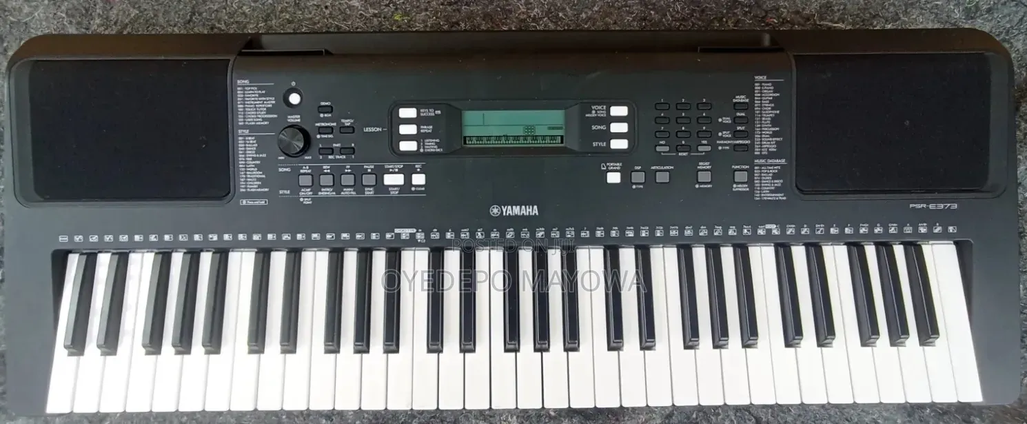 Yamaha PSR E373