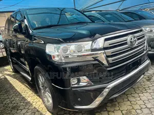 Toyota Land Cruiser 5.7 V8 VXR 2018 Black