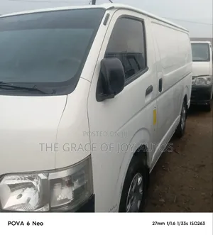 Toyota HiAce 2015 White