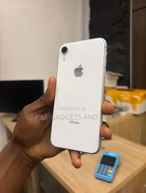 Apple iPhone XR 64 GB White