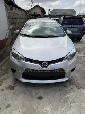 Toyota Corolla LE 4dr Sedan (1.8L 4cyl CVT) 2015 Silver