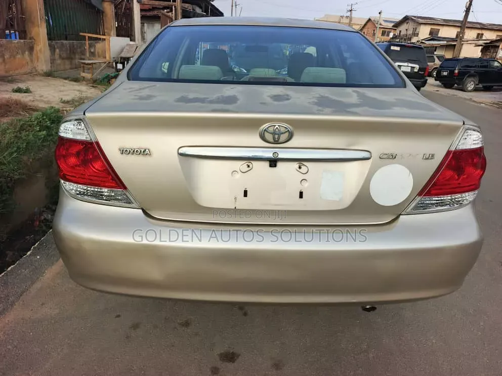 Toyota Camry 2006 Gold