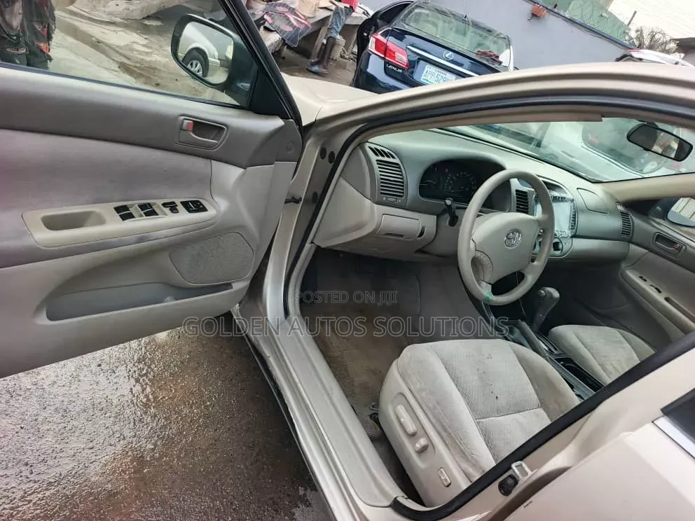 Toyota Camry 2006 Gold