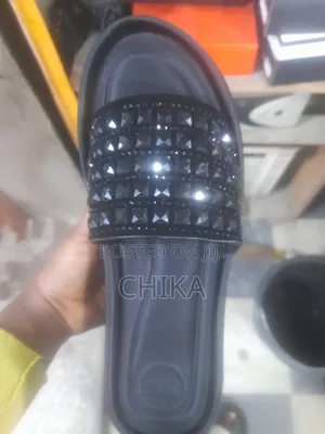 Stylish Female Wedge With Design