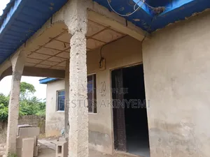 3bdrm Apartment in Akure for sale