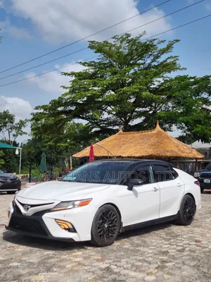 Toyota Camry XSE (2.5L 4cyl 8A) 2019 White