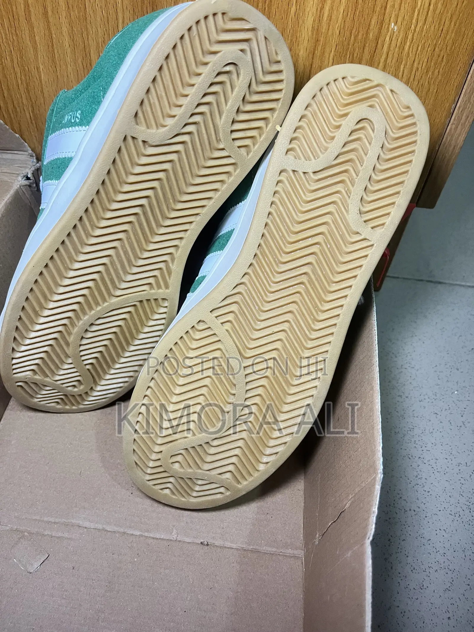 Adidas Sneakers