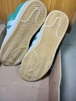 Adidas Sneakers