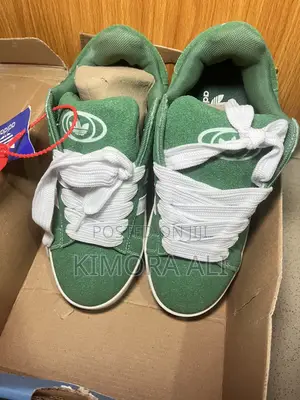 Adidas Sneakers