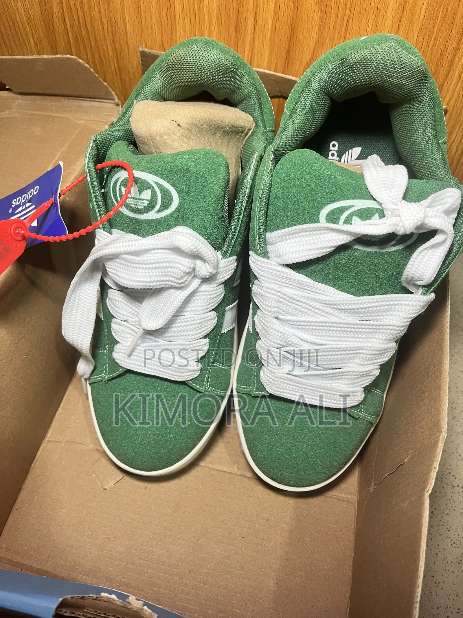 Adidas Sneakers