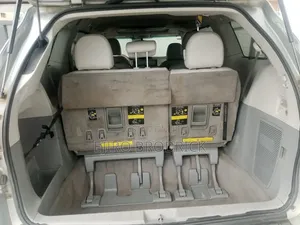 Toyota Sienna 2013 Silver