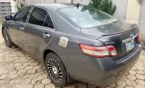 Toyota Camry LE 4dr Sedan (2.4L 4cyl 5A) 2009 Gray