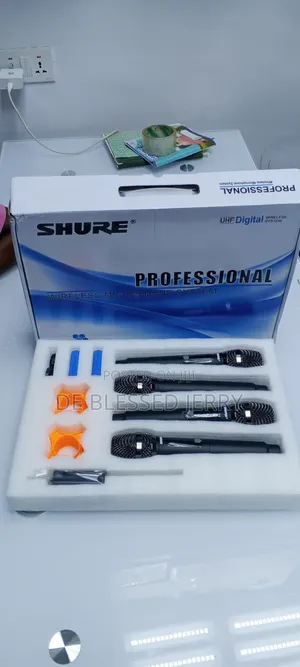 Shure UHF Digital Wireless Microphone System 4 In1