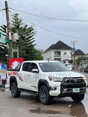 Toyota Hilux Revo Single Cab Petrol 2.7 RWD 2021 White
